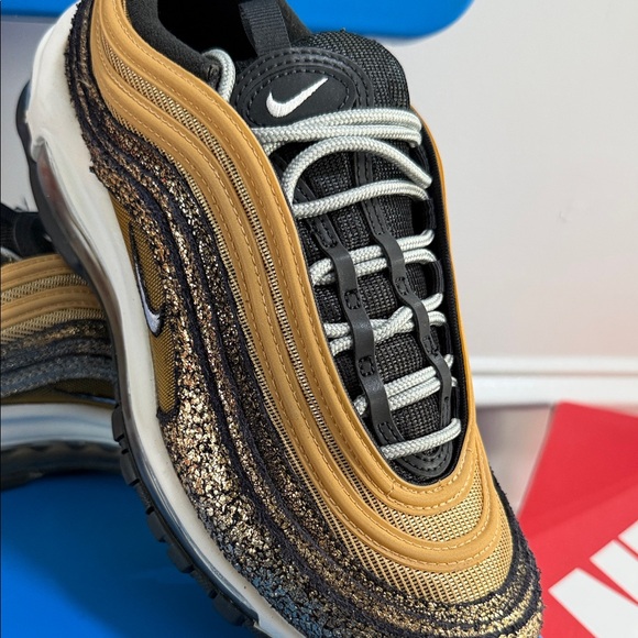 Nike Air Max 97 Metallic Gold and Black Shoes Brand New size 9.5 or 8 man - Picture 2 of 13
